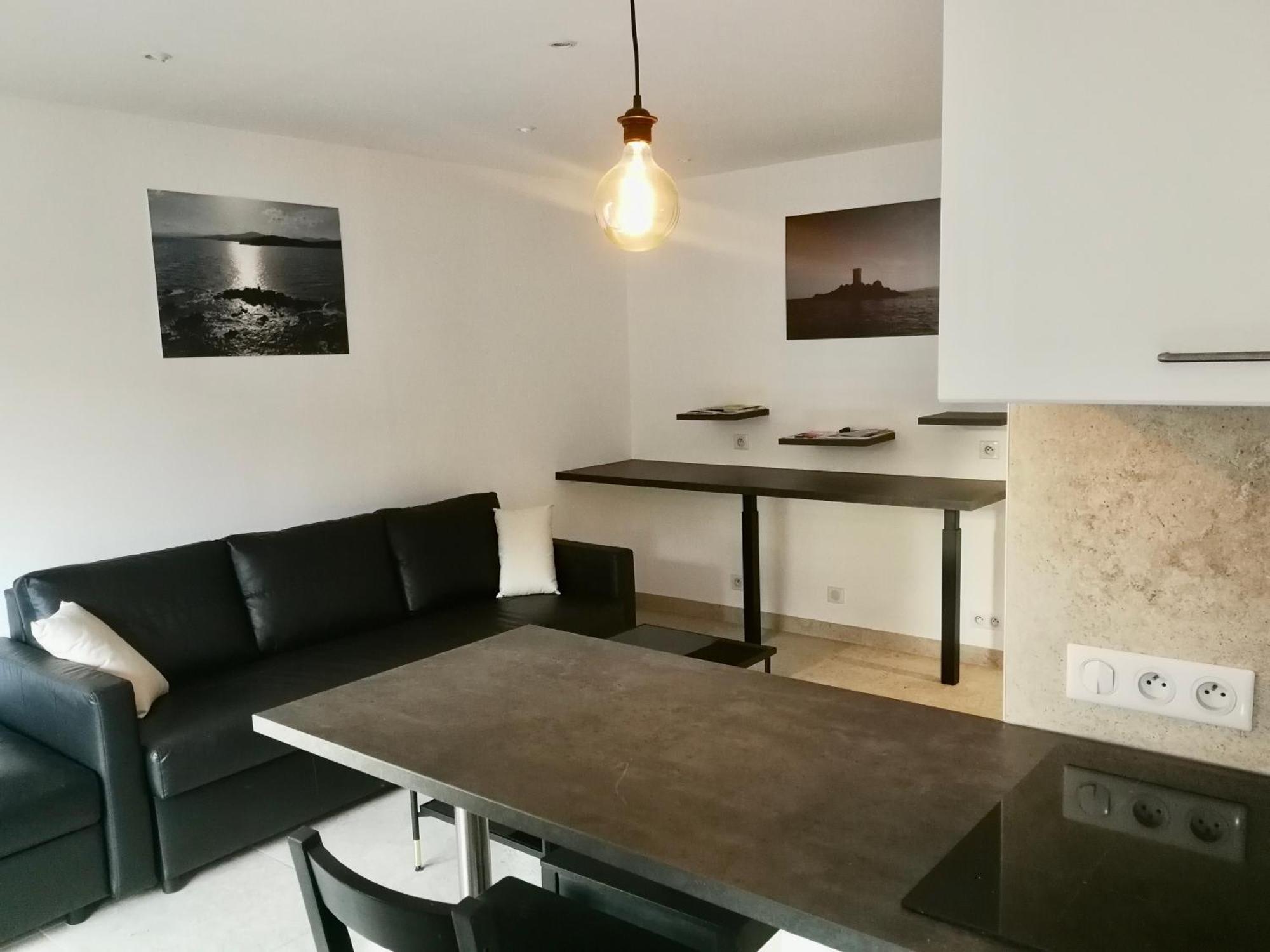Grand Studio Standing Avec Terrasse Et Parking Sainte-Maxime Kültér fotó
